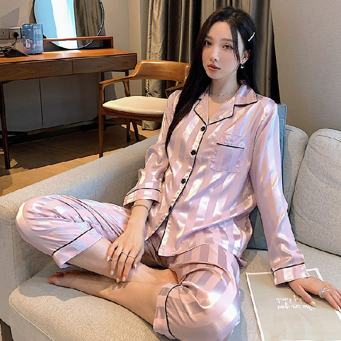Pyjama aus Seide